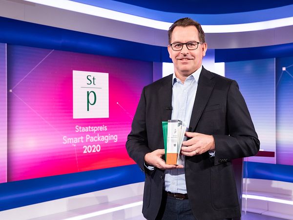 Radlberger LIMÖ receives state award "Smart Packaging" in the category "Branding" for the newly developed reusable glass bottle